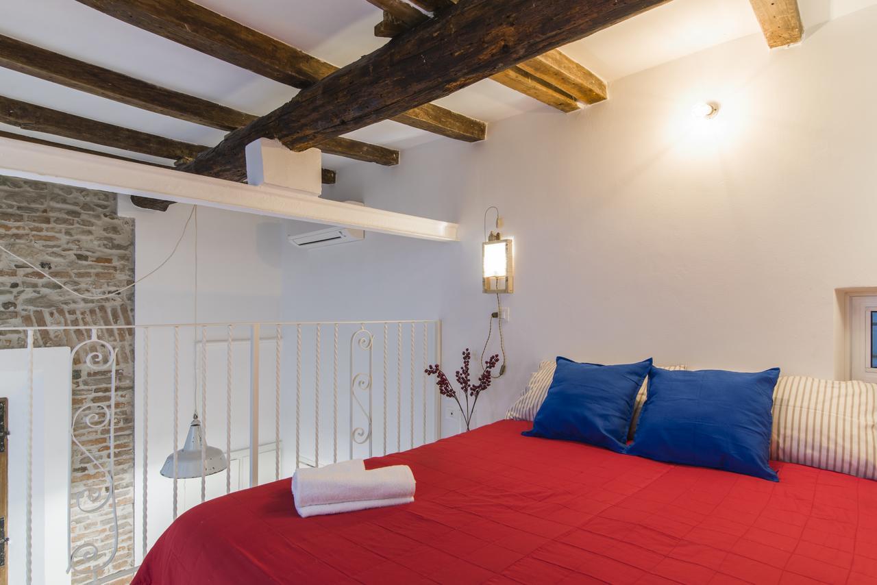 University Loft Apartment โบโลญญา ภายนอก รูปภาพ